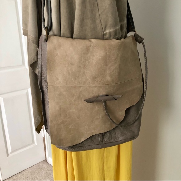 Mia Inspiration Taupe Leather Zippered Bag New! - Picture 9 of 12
